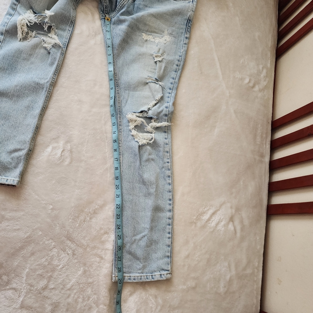 Zara Distressed JEANS - Picture 7 of 7